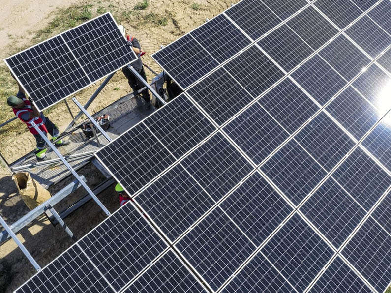 El mayor parque de paneles solares para la generación de energía de Letonia