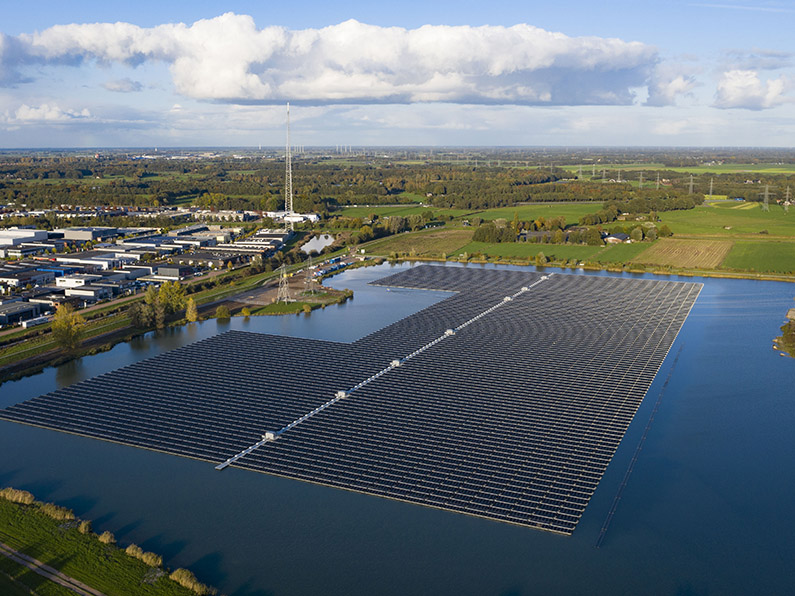  Tailandia mayor parque solar flotante se completará en junio 2021 